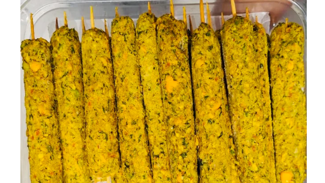 Makai Seekh Kebab Recipe | Sweet Corn Vegetarian Seekh Kebabs (Grilled & Pan-Fried)
